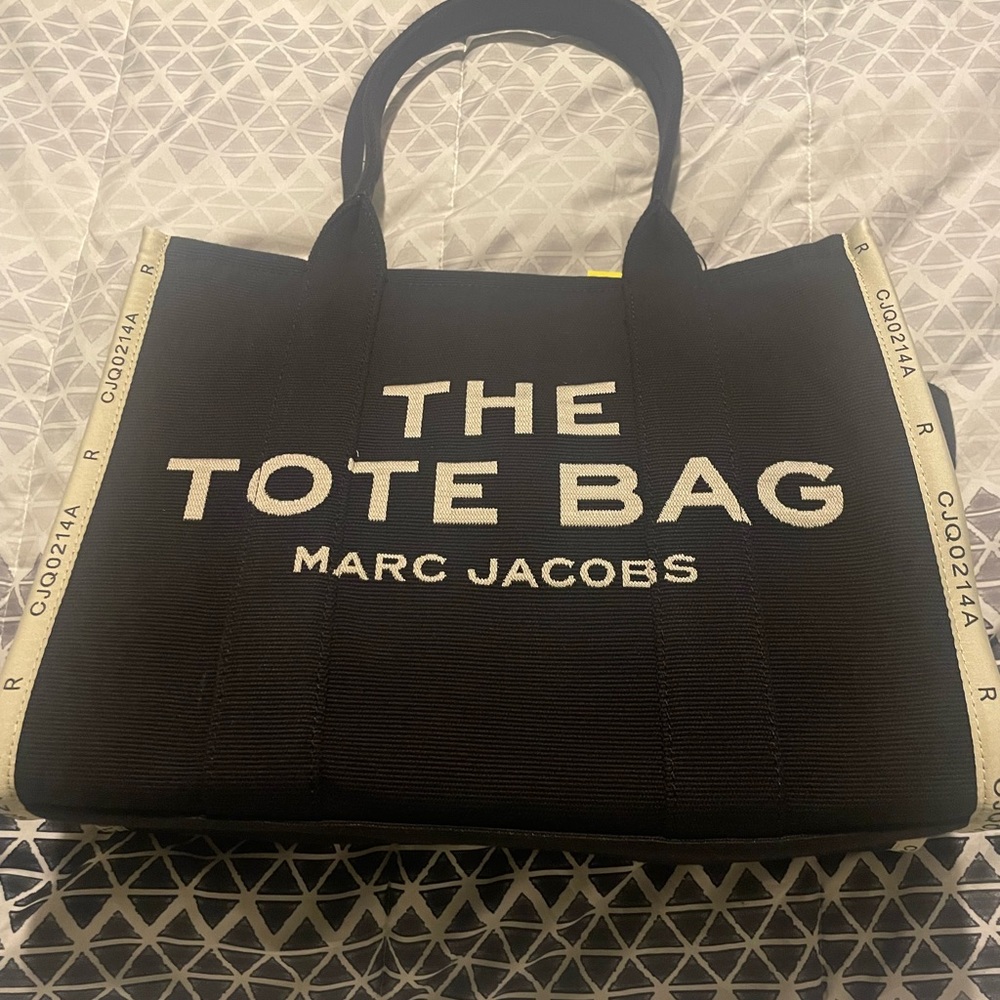 Marc Jacob’s (jacquard)